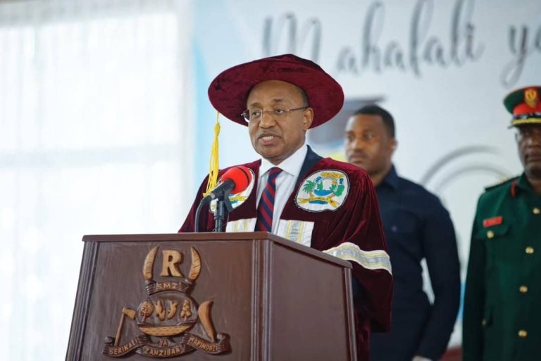 Dkt. Mwinyi aagiza wanafunzi wenye sifa wapewe mikopo