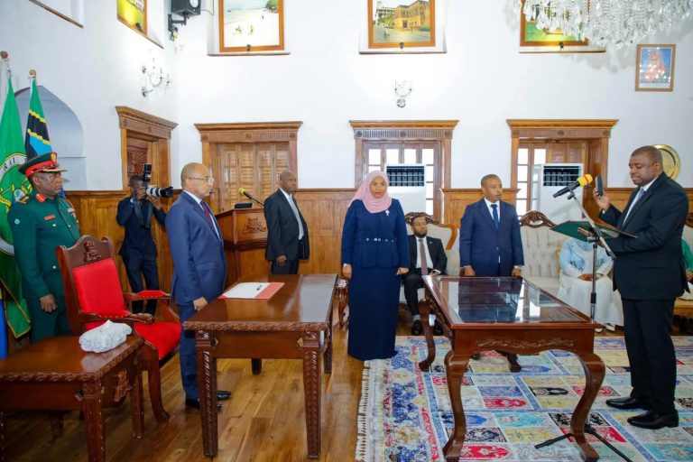 Rais Mwinyi amuapisha Makamu wa Pili wa Rais Z’bar