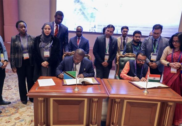 Tz-and-India-Mou2-860x574